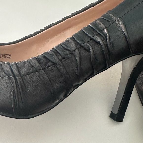 Tahari Heels Size 8 - Picture 8 of 8